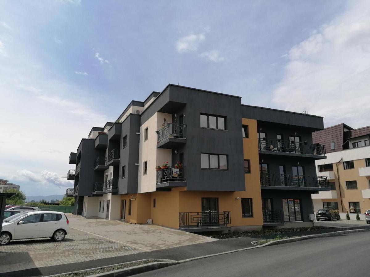 Ama Apartament Cu Terasa 50 Mp & Parcare Брашов Екстериор снимка