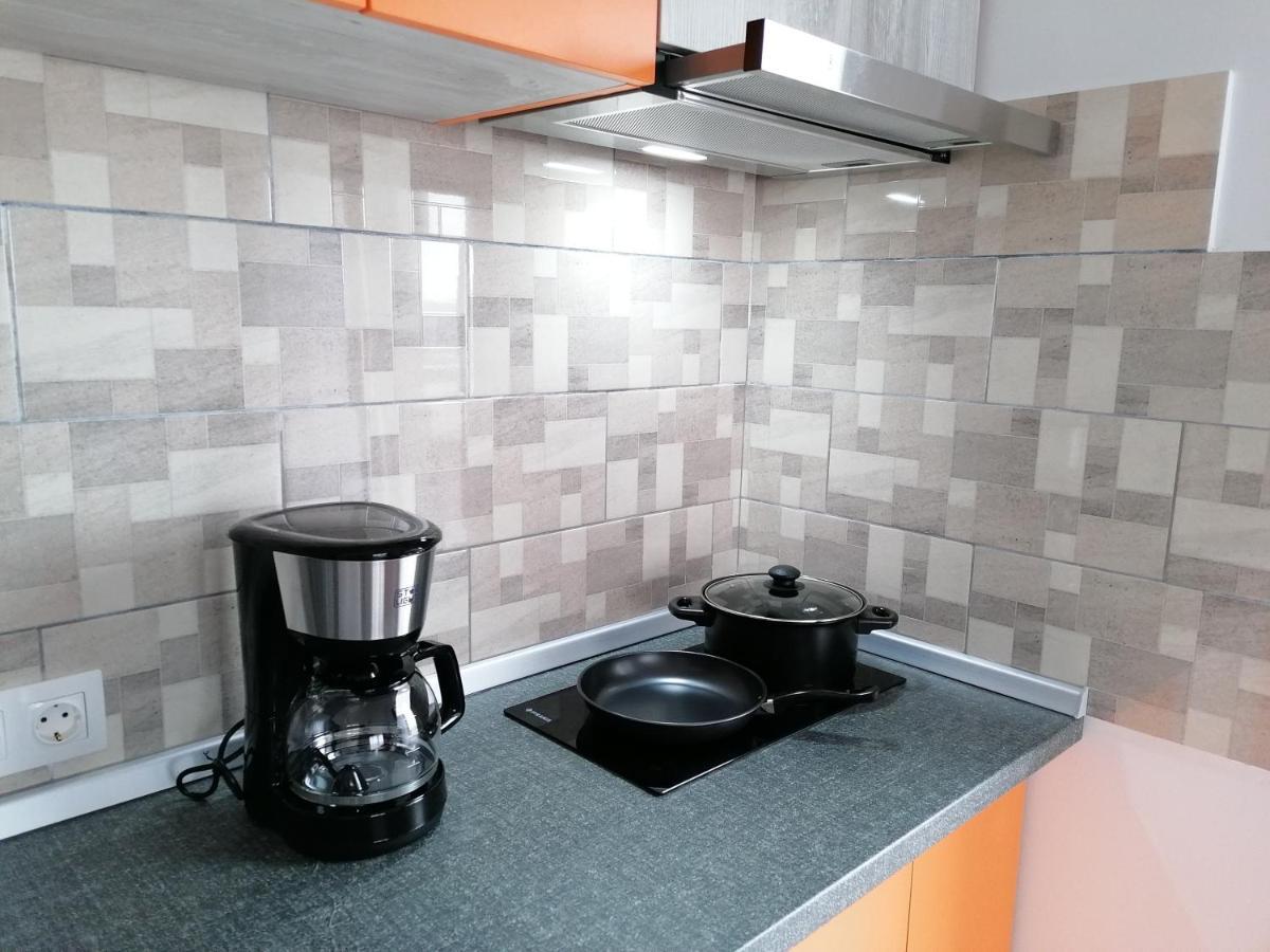 Ama Apartament Cu Terasa 50 Mp & Parcare Брашов Екстериор снимка