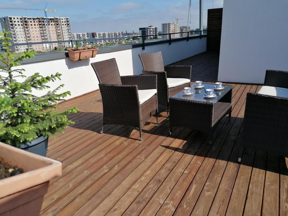Ama Apartament Cu Terasa 50 Mp & Parcare Брашов Екстериор снимка