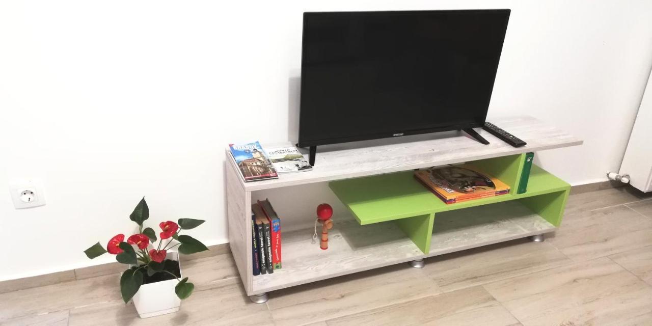 Ama Apartament Cu Terasa 50 Mp & Parcare Брашов Екстериор снимка